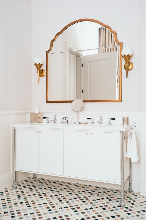 bathroom with gorgeous tilework at maison de la luz