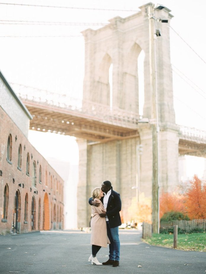dumbo engagement photos in nyc