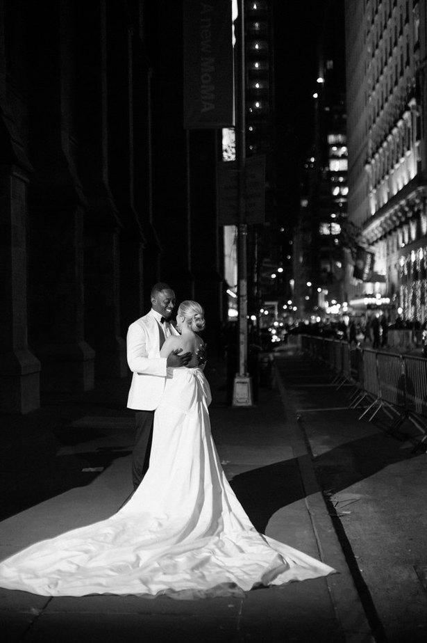 bride and groom pictures in nyc